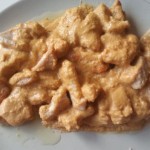pollo en salsa de almendras
