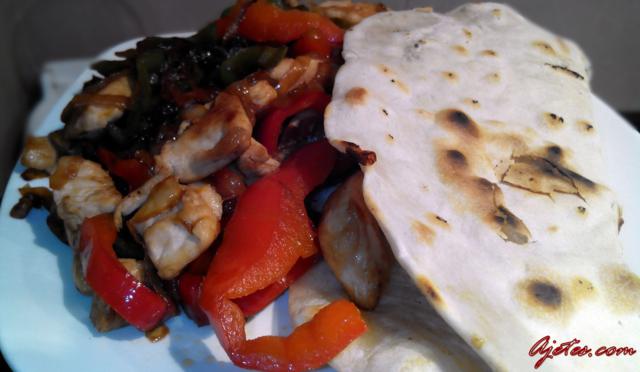 Fajitas de pollo. Receta de cocina mexicana