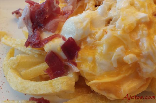 Receta de huevos rotos con jamón ibérico