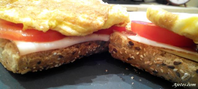 sandwich vegetal con tortilla francesa